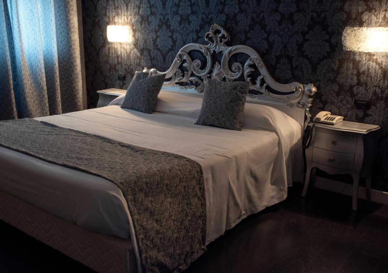 - Flower Motel Gropello Cairoli