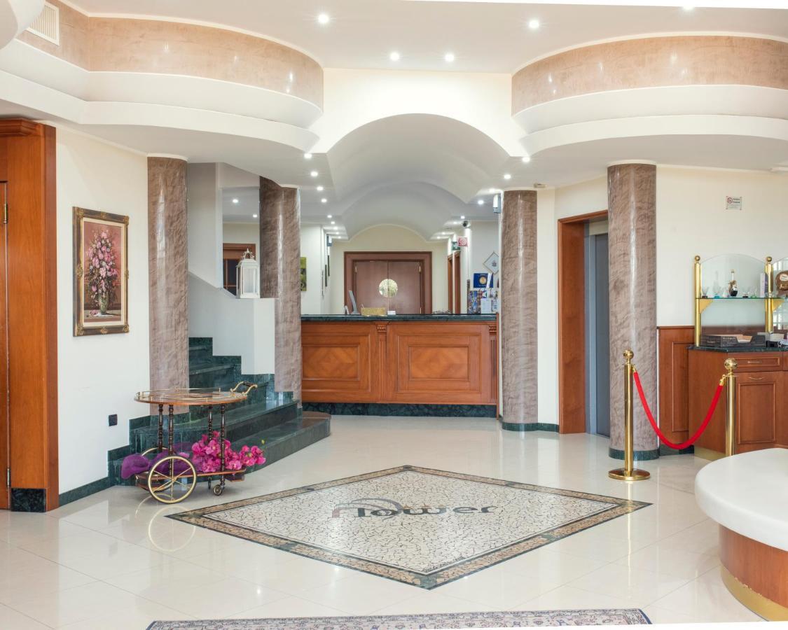 - Flower Motel Gropello Cairoli