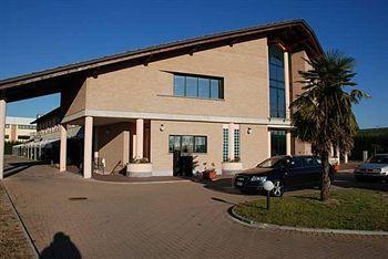 Motel - Flower Gropello Cairoli