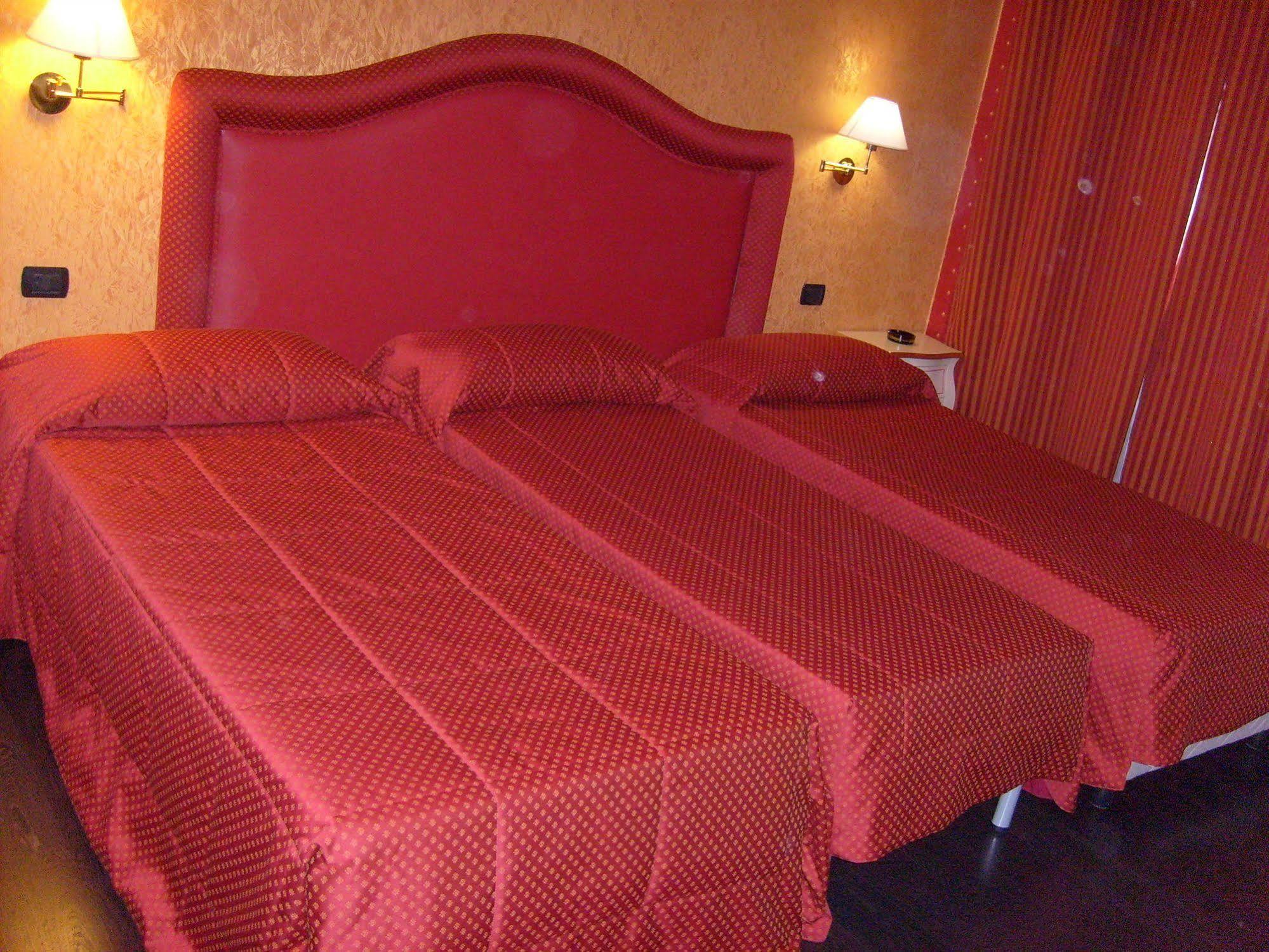 Motel - Flower Gropello Cairoli